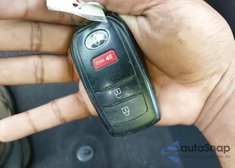 2023 Toyota Corolla Cross Xle z USA, uszkodzony, nr VIN 7MUEAAAG3PV057813